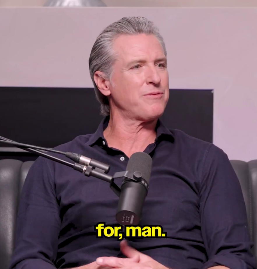 Imagen de Gavin Newsom dice qué Donald Trump está poniendo a América en reversa. Nos está regresando a antes de los años sesentas poniendo hasta a la corte a hablar de quitar el derecho al voto, nos dice es hora de despertar!... 